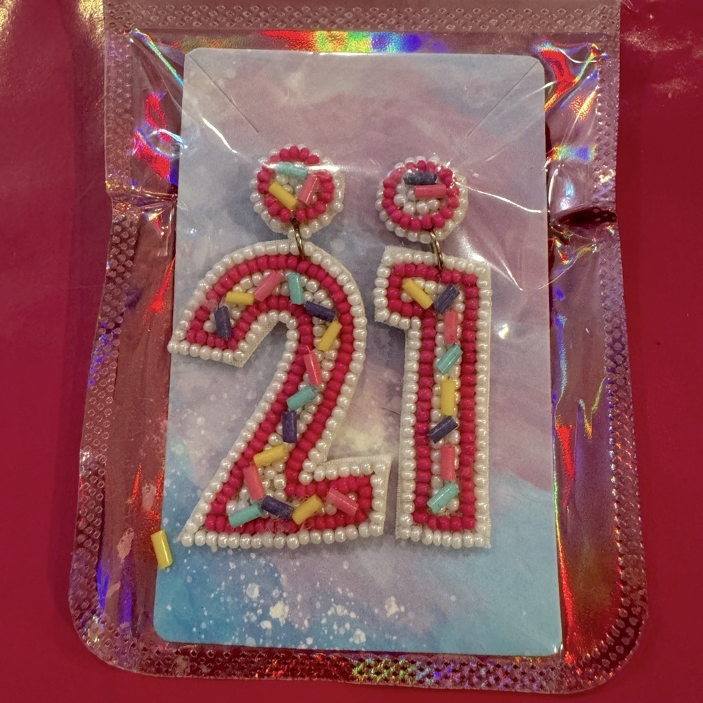 🩷21 year old earrings